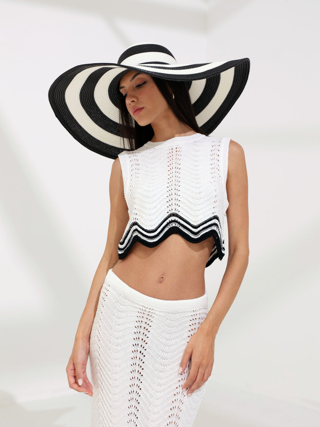 Sunbrella straw Hat - Black/White